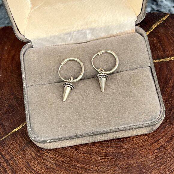 Vintage Sterling Silver small Hoop with Spikes Unisex Jewelry - Picture 2 of 6